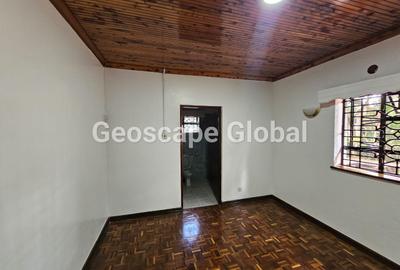 4 Bed House with En Suite in Runda