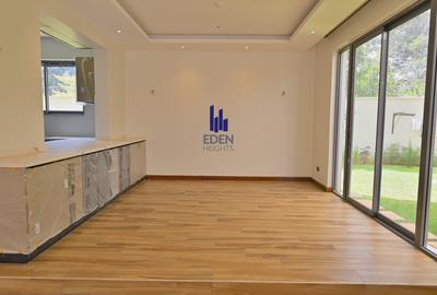 6 Bed Townhouse with En Suite in Lavington - 2