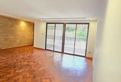 5 Bed Townhouse with En Suite at Lavington Green - 3