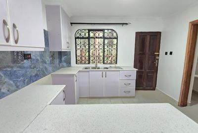 4 Bed House with En Suite in Lavington
