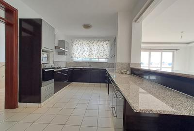 3 Bed Apartment with En Suite in General Mathenge