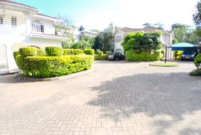 4 Bed Townhouse with En Suite in Lavington - 3