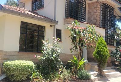 4 Bed Townhouse with En Suite in Rosslyn