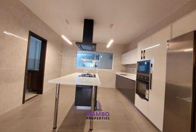 3 Bed Apartment with En Suite at Riverside Drive