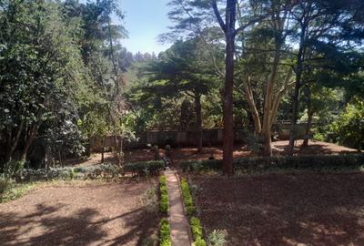 5 Bed Villa with En Suite in Nyari - 3