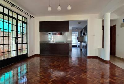 4 Bed Villa with En Suite in Lavington - 3