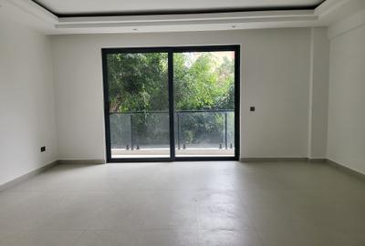 2 Bed Apartment with En Suite in Brookside - 4