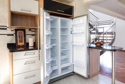 5 Bed Apartment with En Suite in Westlands Area - 3