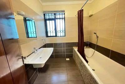 4 Bed Townhouse with En Suite at Kitisuru