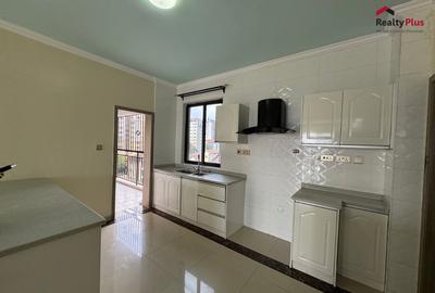 3 Bed Apartment with En Suite at Dennis Pritt Road - 4