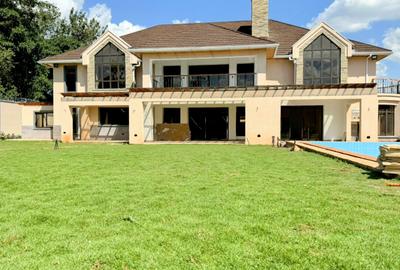 5 Bed House with En Suite in Runda