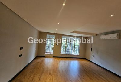 5 Bed House with En Suite in Runda