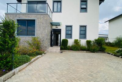 4 Bed Villa with En Suite at Maasai Lodge Road - 4