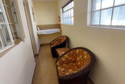 1 Bed Apartment with En Suite in Riverside - 2