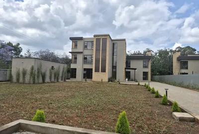 5 Bed House with En Suite in Karen