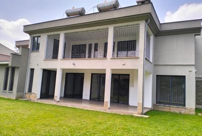 5 Bed Townhouse with En Suite in Lavington