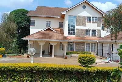 6 Bed House with En Suite in Runda