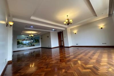 3 Bed Apartment with Swimming Pool in Riverside - 3