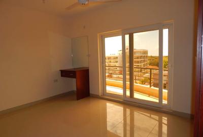 3 Bed Apartment with En Suite at Green Wood Drive