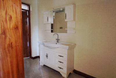 6 Bed House with En Suite at Ridgeways