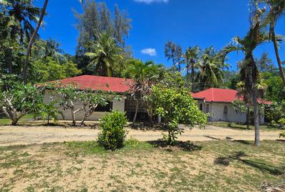 6 Bed Villa with En Suite at Aloo Drive Residence - 3