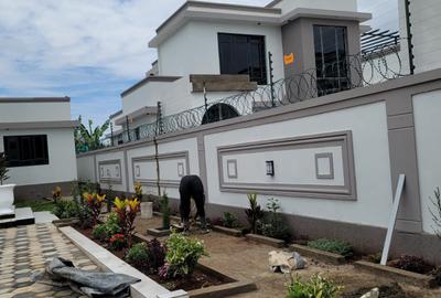 3 Bed Townhouse with En Suite in Ruiru - 2