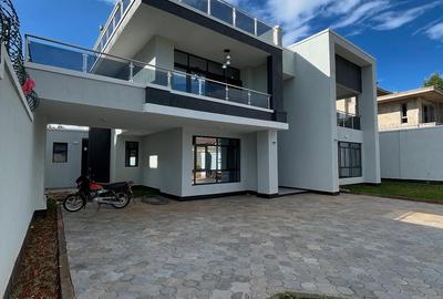 4 Bed Townhouse with En Suite at Mugutha