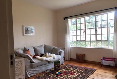3 Bed House with En Suite in Ridgeways - 2