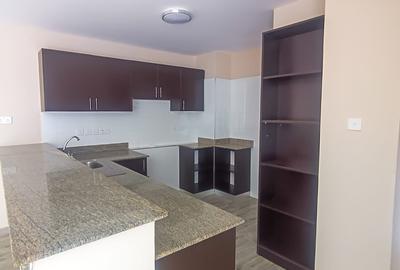 2 Bed Apartment with En Suite in Kitisuru