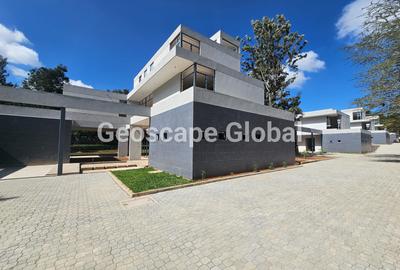 5 Bed House with En Suite in Karen - 3