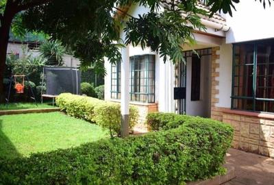 5 Bed Townhouse with En Suite in Lavington