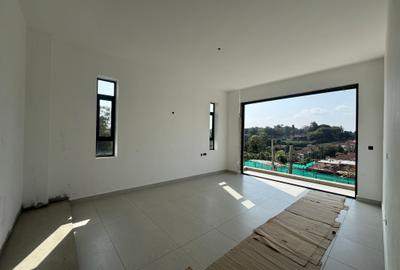 2 Bed Apartment with En Suite in Brookside