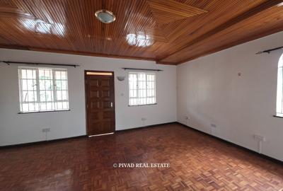 5 Bed House with En Suite in Runda - 4