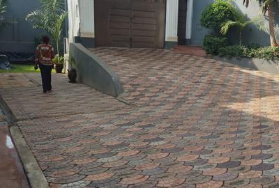 6 Bed House with En Suite in Kitisuru - 3