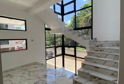 5 Bed Villa with En Suite at Lavington - 3