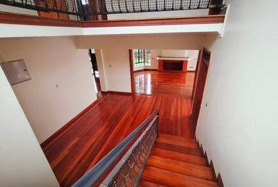 4 Bed House with En Suite in Runda - 2