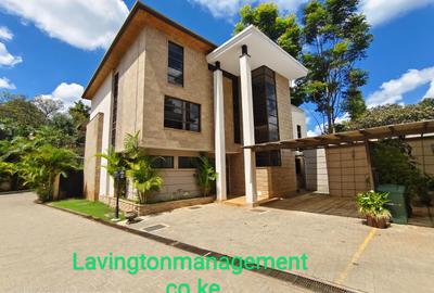 5 Bed Villa with En Suite at Lavington Green