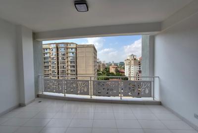 3 Bed Apartment with En Suite at Second Parklands - 4