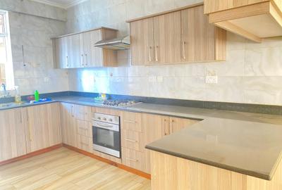 4 Bed Apartment with En Suite at Parklands