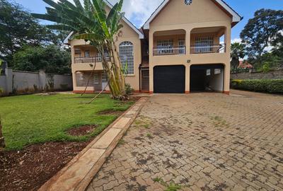 4 Bed House with En Suite in Rosslyn - 3