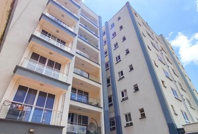 3 Bed Apartment with En Suite in Riverside
