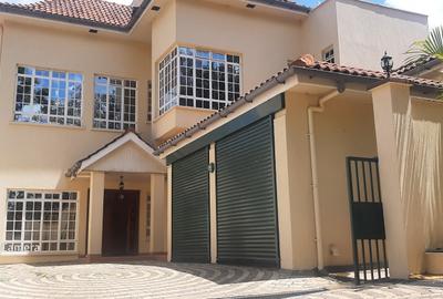 4 Bed Townhouse with En Suite in Westlands Area