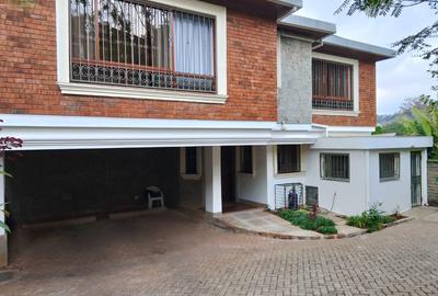 5 Bed Townhouse with En Suite at Spring Valley