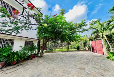 5 Bed Villa with En Suite in Watamu