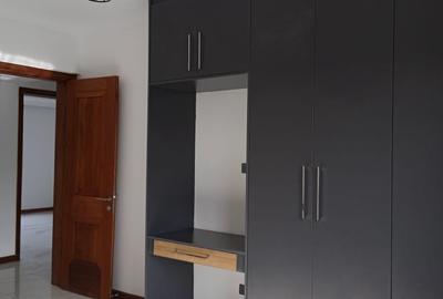Serviced 3 Bed Apartment with En Suite in Kileleshwa
