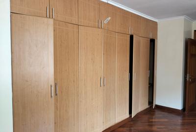 4 Bed Townhouse with En Suite in Lavington - 3