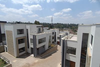 5 Bed Townhouse with En Suite in Lavington