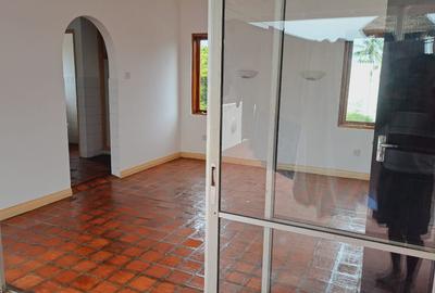 5 Bed Townhouse with En Suite in Diani - 4
