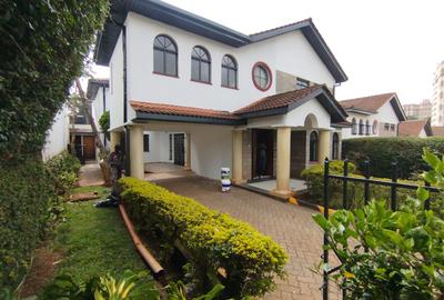 5 Bed House with En Suite in Spring Valley
