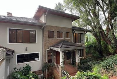 4 Bed Townhouse with Swimming Pool in Kitisuru